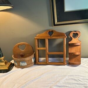 Vintage Classic Heart Cutout Oak Wood Wall Shelf - Natural Brown